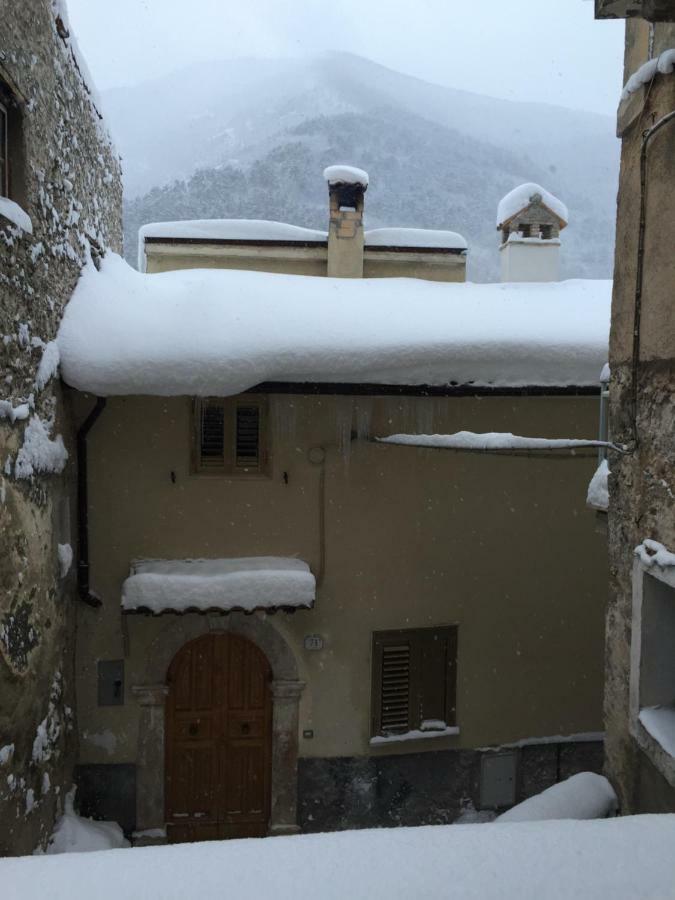 Casa Ai Piedi Della Riserva Naturale Pettorano sul Gizio Εξωτερικό φωτογραφία